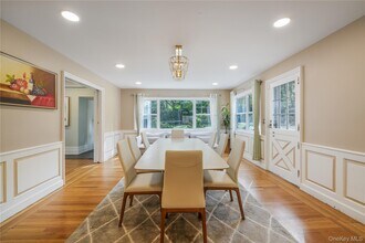 24 Mineola Ave in Roslyn, NY - Building Photo - Building Photo