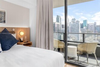 159 NE 6th St, Unit 3012 in Miami, FL - Building Photo - Building Photo