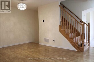 112 Hummingbird Dr in Toronto, ON - Building Photo - Building Photo