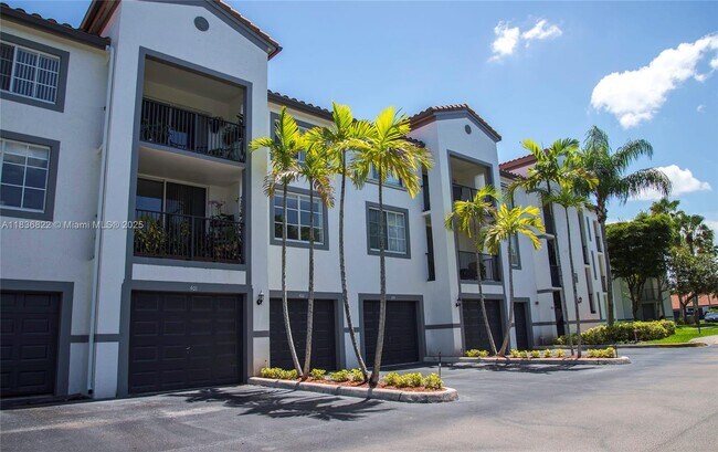 4320 NW 107th Ave in Doral, FL - Building Photo - Building Photo