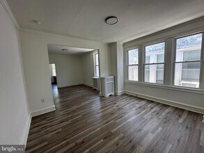 7343 West Chester Pike in Upper Darby, PA - Building Photo - Building Photo