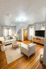 24 Bloomfield Way in West Orange, NJ - Building Photo - Building Photo