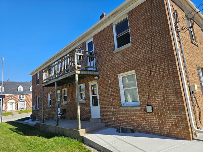 2677 N 66th St in Wauwatosa, WI - Foto de edificio - Building Photo