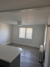 841 1/2 Lancaster Ave in Bryn Mawr, PA - Building Photo - Building Photo