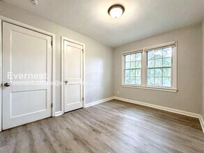 1819 Oakmont Dr NW in Atlanta, GA - Building Photo - Building Photo
