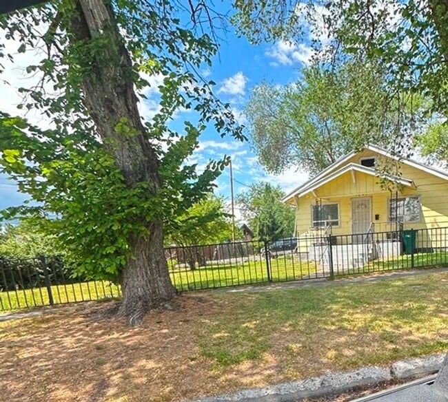 property at 1841 Esplanade Ave