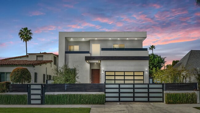 property at 507 N Gardner St