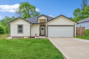 14986 Indian Hill Trail in Willis, TX - Building Photo