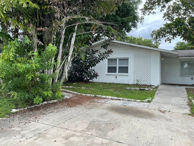 property at 5281 Bamboo Pl