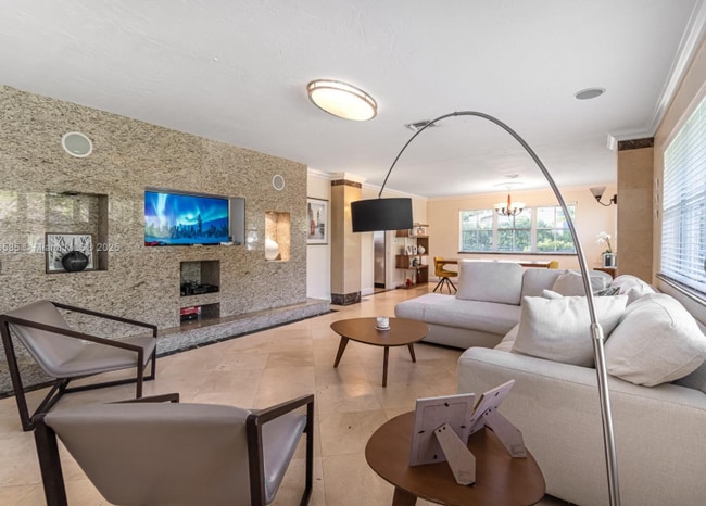 14644 SW 83rd Ct in Palmetto Bay, FL - Building Photo - Building Photo