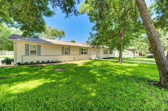 703 Horlock St in Navasota, TX - Building Photo - Building Photo