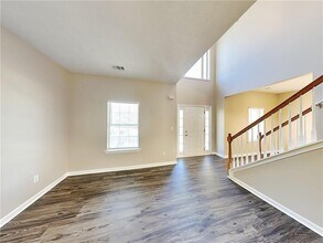 217 Autumn Ridge Dr in Griffin, GA - Building Photo - Building Photo