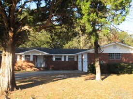 917 N 70th Ave in Pensacola, FL - Building Photo