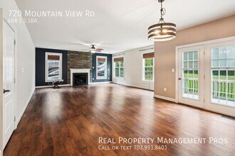 720 Mountain View Rd in Fredericksburg, VA - Building Photo - Building Photo