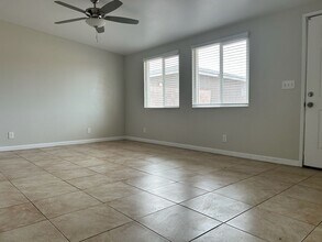 814 N Sanders St in Ridgecrest, CA - Building Photo - Building Photo