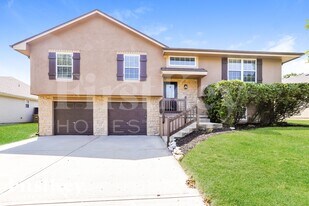 1109 Wiltshire Blvd, Unit 1022 in Raymore, MO - Building Photo