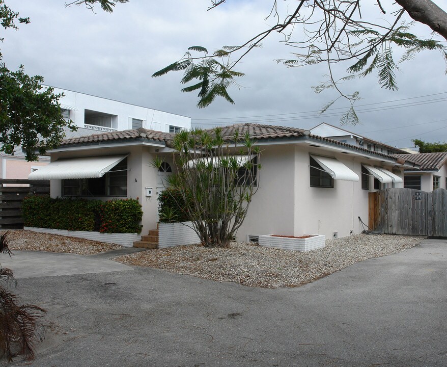 1919-1923 Monroe Ter in Hollywood, FL - Building Photo