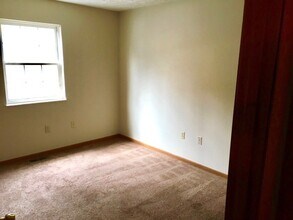 592 Co Rd 59, Unit C in Chesapeake, OH - Foto de edificio - Building Photo