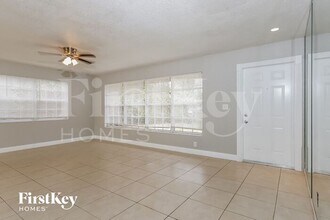 4962 Pineaire Ln in West Palm Beach, FL - Building Photo - Building Photo