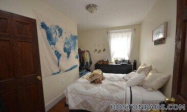 240 Kelton St in Boston, MA - Building Photo - Building Photo