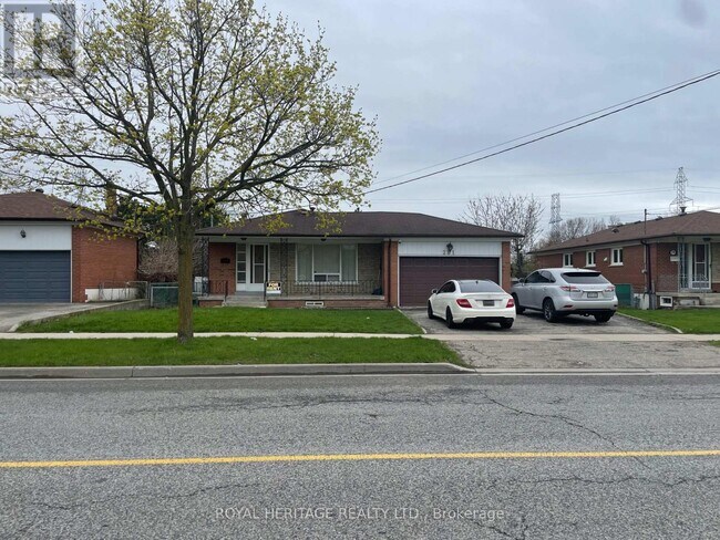 281 Driftwood Ave in Toronto, ON - Building Photo - Building Photo