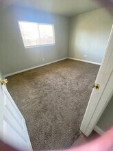 314 W Maple St in Exeter, CA - Building Photo - Building Photo