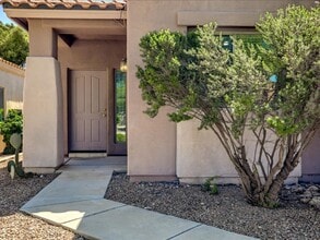 326 E Calle Nacrita in Green Valley, AZ - Building Photo - Building Photo
