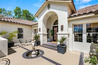 8211 Windsor Crest Ct in Las Vegas, NV - Building Photo - Building Photo