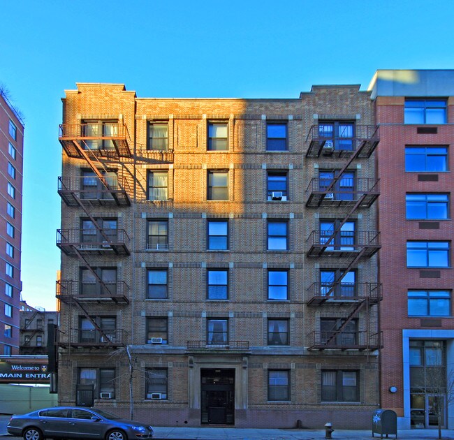 264-268 W 19th St in New York, NY - Foto de edificio - Building Photo