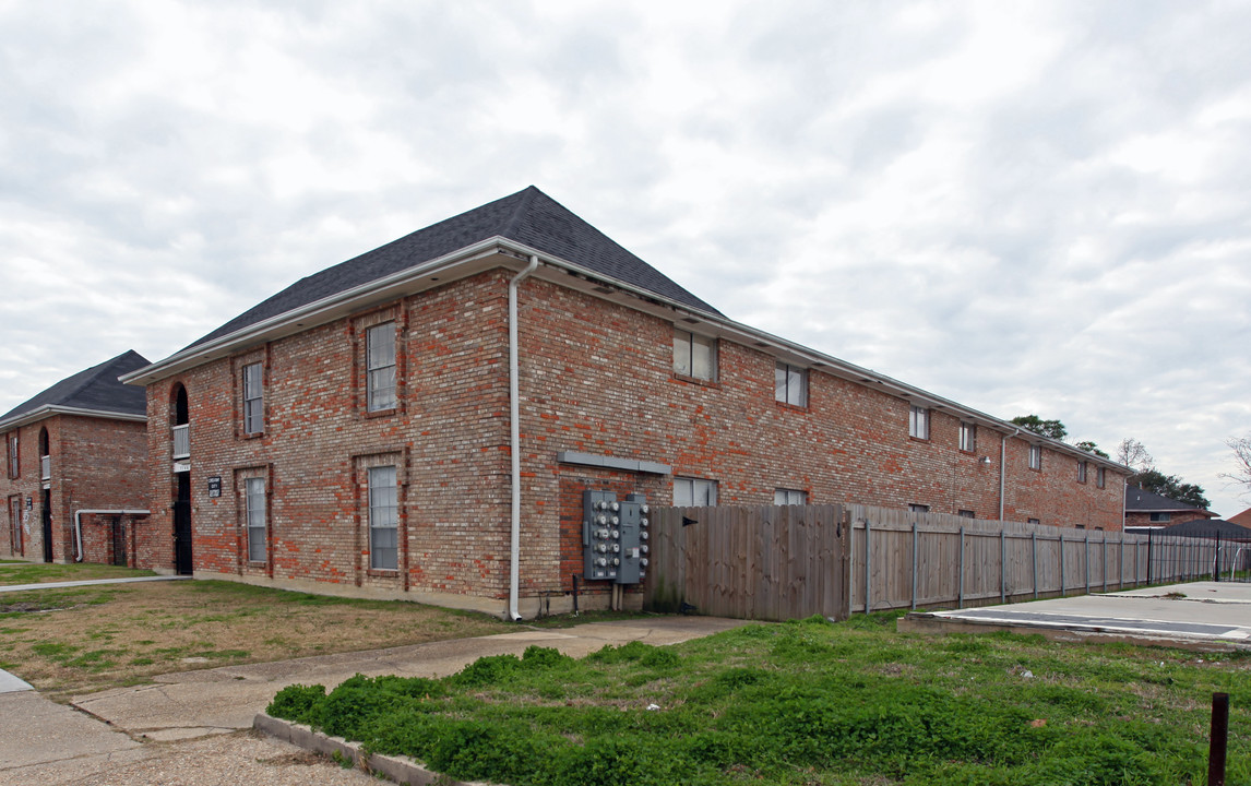 Crescent City Apartments in New Orleans, LA - Building Photo