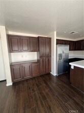 557 Summerfield Way in Orange, CA - Foto de edificio - Building Photo