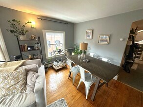 38 W Cedar St, Unit 3 in Boston, MA - Foto de edificio - Building Photo