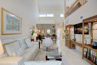 143 Bay Colony Dr N in North Palm Beach, FL - Foto de edificio - Building Photo