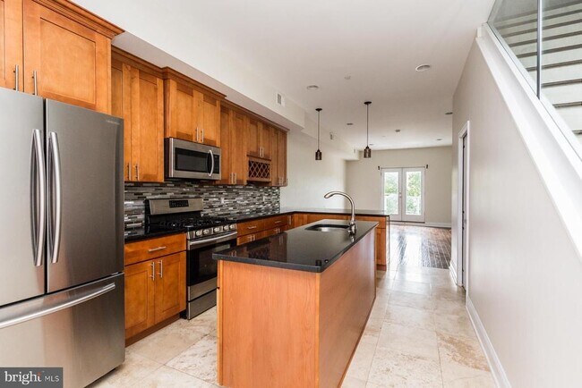 property at 2050 Frankford Ave