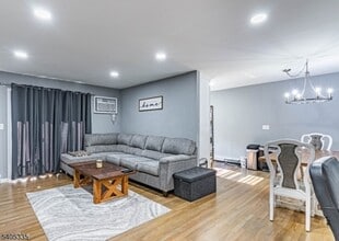 320 South St in Morristown, NJ - Building Photo - Building Photo