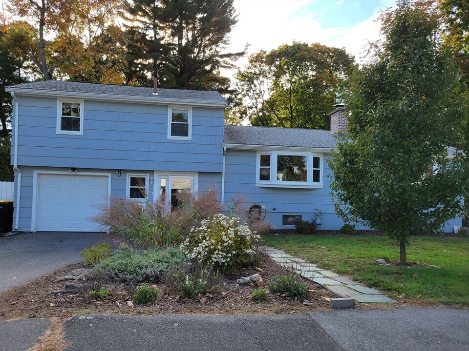 5 Greenleaf Cir in Framingham, MA - Foto de edificio