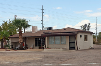 784 W Wickenburg Way in Wickenburg, AZ - Building Photo - Building Photo