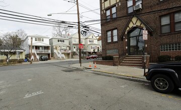 42-48 Kelly in Bayonne, NJ - Foto de edificio - Building Photo