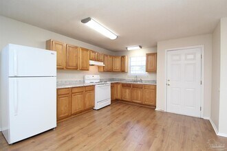 1880 W Godfrey St in Pensacola, FL - Building Photo - Building Photo