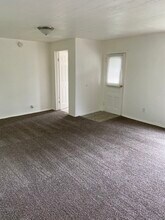 1247 Quarry Ave NW, Unit Apt 2 in Grand Rapids, MI - Foto de edificio - Building Photo