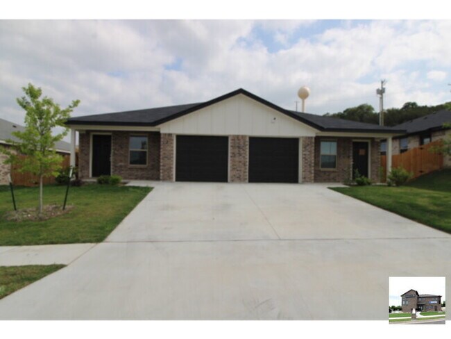 property at 106 Lost Trl
