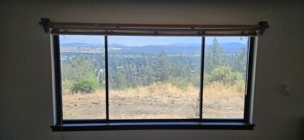 7724 N Panorama Dr in Spokane, WA - Building Photo - Building Photo