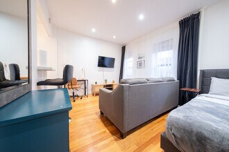 317 E 75th St in New York, NY - Building Photo - Building Photo
