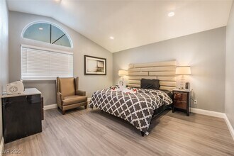3220 Shoreheight St in Las Vegas, NV - Building Photo - Building Photo