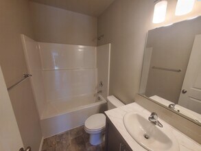 722 Zee Pride Ln in Richland, WA - Building Photo - Building Photo