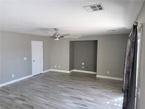 977 Plantain Lily Ave in Las Vegas, NV - Building Photo - Building Photo