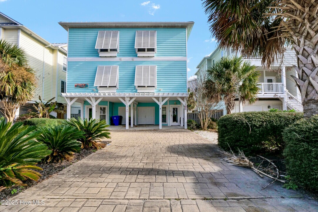 1315 Bowfin Ln in Carolina Beach, NC - Building Photo