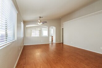 3329 W Wayland Dr in Phoenix, AZ - Building Photo - Building Photo