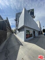 4327 Lankershim Blvd in Los Angeles, CA - Building Photo