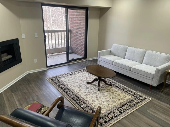 property at 3005 Fernwood Ave